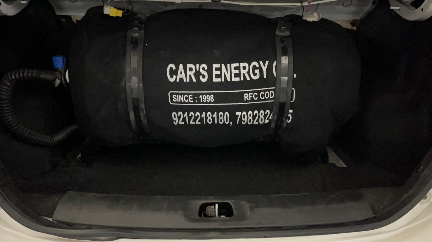 2016 Maruti Swift Dzire LXI (O), CNG, Manual, 46,775 km, Boot Inside