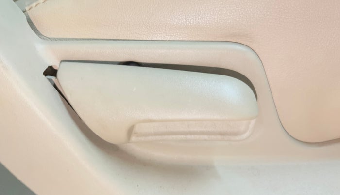 2016 Maruti Swift Dzire LXI (O), CNG, Manual, 46,710 km, Driver Side Adjustment Panel