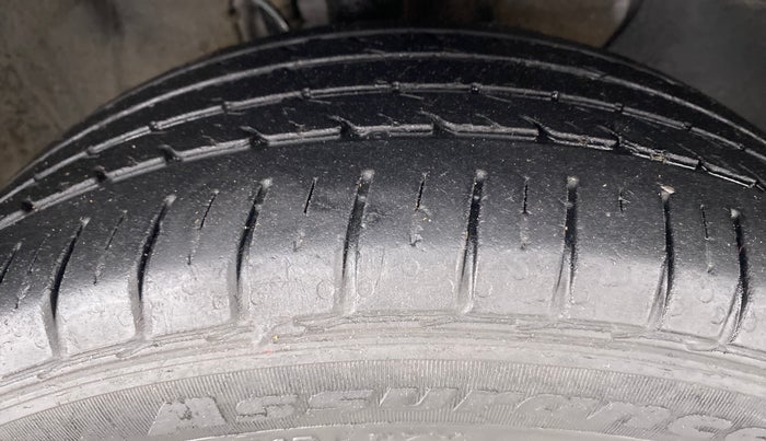 2019 Hyundai Elite i20 1.2  ASTA (O) CVT, Petrol, Automatic, 26,175 km, Right Front Tyre Tread