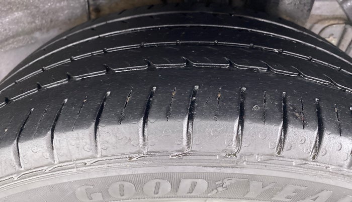 2019 Hyundai Elite i20 1.2  ASTA (O) CVT, Petrol, Automatic, 26,175 km, Left Rear Tyre Tread
