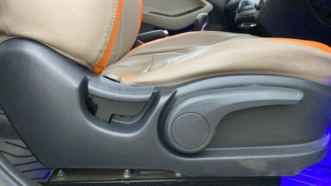 2018 Hyundai Elite i20 ASTA 1.4 CRDI, Diesel, Manual, 90,529 km, Driver Side Adjustment Panel