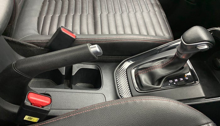 2020 KIA SONET GTX PLUS 1.5D  AT, Diesel, Automatic, 19,931 km, Gear Lever