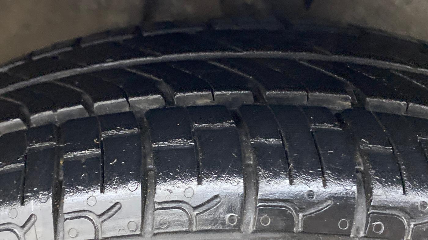 2012 Maruti Zen Estilo LXI, Petrol, Manual, 46,662 km, Right Front Tyre Tread