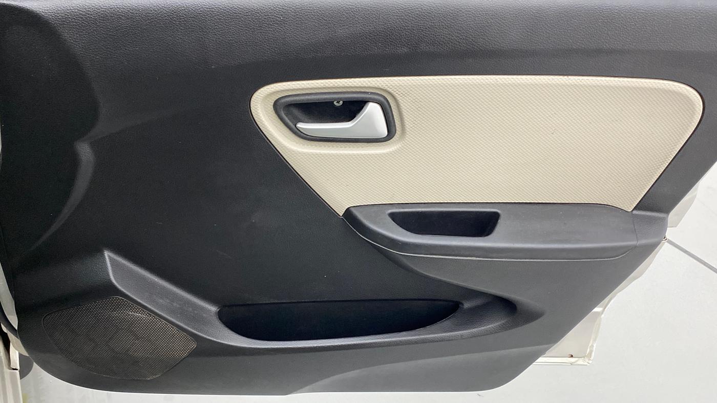 2020 Maruti Alto LXI, Petrol, Manual, 45,282 km, Driver Side Door Panels Control