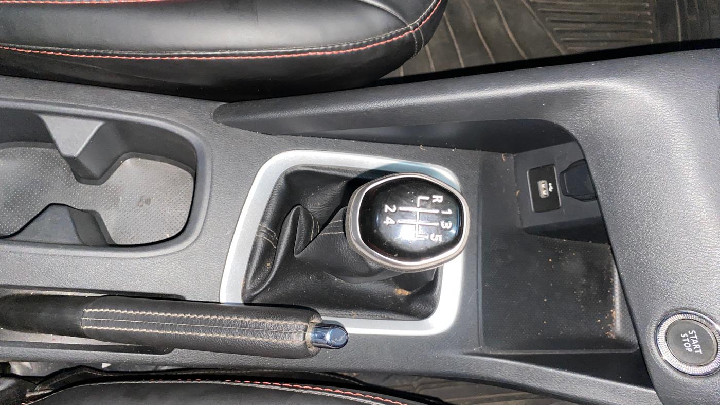 2024 Nissan MAGNITE XV PREMIUM DUAL TONE, Petrol, Manual, 17,291 km, Gear Lever