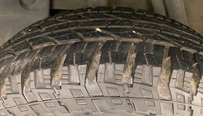 2014 Nissan Terrano XL (D), Diesel, Manual, 92,551 km, Right Rear Tyre Tread