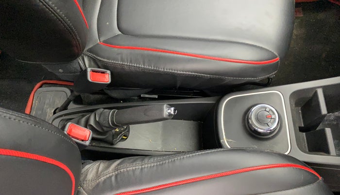 2024 Renault Kwid CLIMBER 1.0 AMT Dual Tone , Petrol, Automatic, 8,660 km, Gear Lever