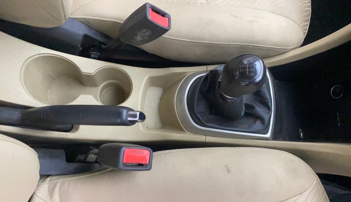 2012 Hyundai Verna FLUIDIC 1.6 VTVT SX, Petrol, Manual, 1,00,626 km, Gear Lever