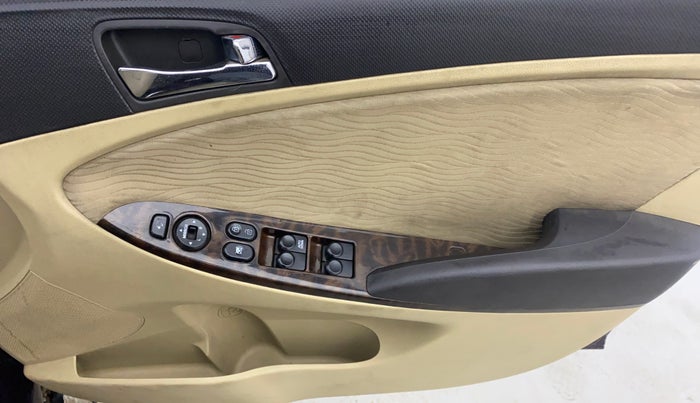 2012 Hyundai Verna FLUIDIC 1.6 VTVT SX, Petrol, Manual, 1,00,626 km, Driver Side Door Panels Control