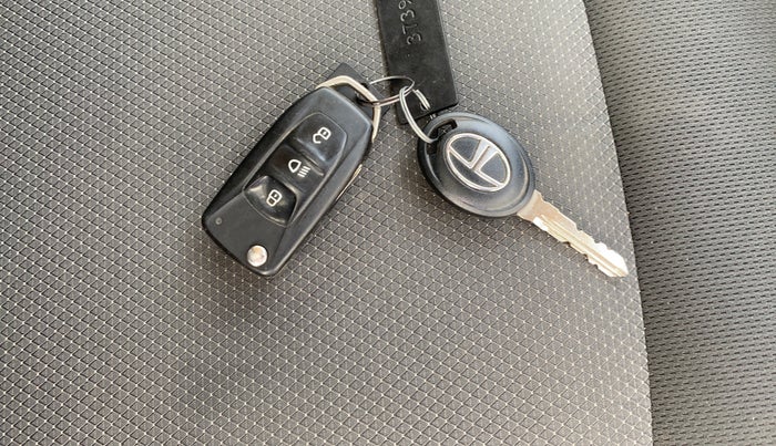 2018 Tata Tiago XT PETROL, Petrol, Manual, 61,258 km, Key Close Up