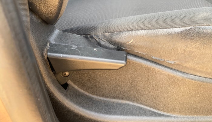 2018 Tata Tiago XT PETROL, Petrol, Manual, 61,258 km, Driver Side Adjustment Panel