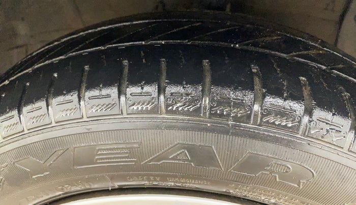 2018 Hyundai Grand i10 MAGNA AT 1.2 KAPPA VTVT, Petrol, Automatic, 63,852 km, Right Front Tyre Tread