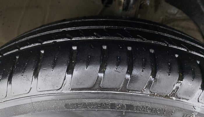 2019 Maruti Swift VXI, Petrol, Manual, 42,392 km, Right Front Tyre Tread