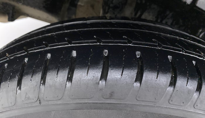 2019 Maruti Swift VXI, Petrol, Manual, 42,392 km, Right Rear Tyre Tread
