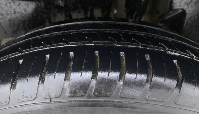 2019 Maruti Swift VXI, Petrol, Manual, 42,392 km, Left Rear Tyre Tread