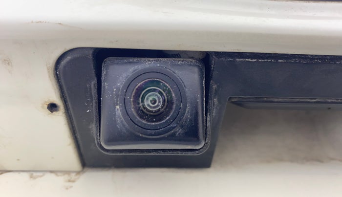 2022 Mahindra XUV300 W8 (O) 1.2 PETROL AMT, Petrol, Automatic, 18,872 km, Parking Camera
