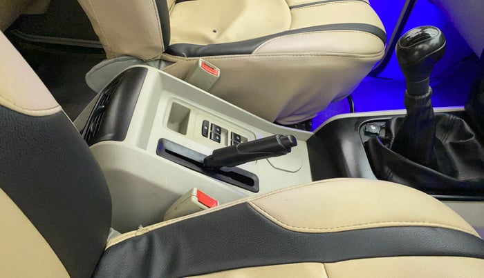 2016 Mahindra Scorpio S4, Diesel, Manual, 90,940 km, Gear Lever