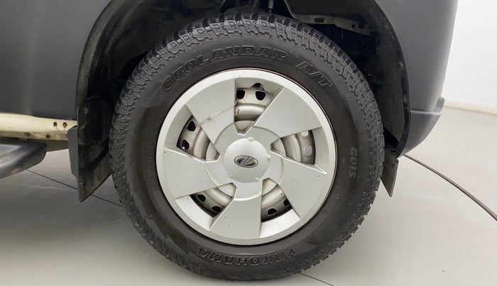 2016 Mahindra Scorpio S4, Diesel, Manual, 90,940 km, Right Front Wheel