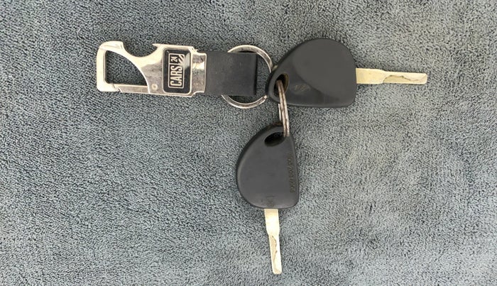 2016 Mahindra Scorpio S4, Diesel, Manual, 90,940 km, Key Close Up