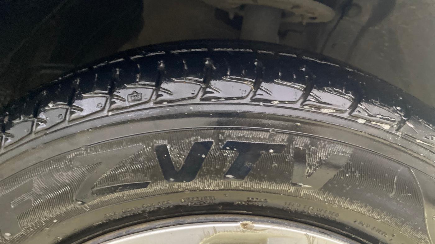 2017 Maruti Baleno DELTA PETROL 1.2, Petrol, Manual, 35,574 km, Right Front Tyre Tread