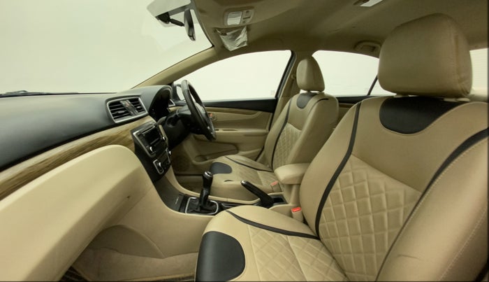 2018 Maruti Ciaz DELTA 1.5 SHVS MT PETROL, Petrol, Manual, 95,908 km, Right Side Front Door Cabin