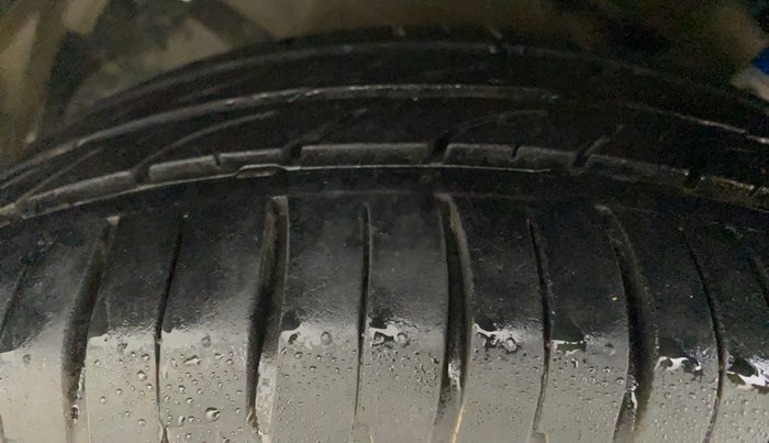 2018 Maruti Ciaz DELTA 1.5 SHVS MT PETROL, Petrol, Manual, 95,908 km, Left Front Tyre Tread