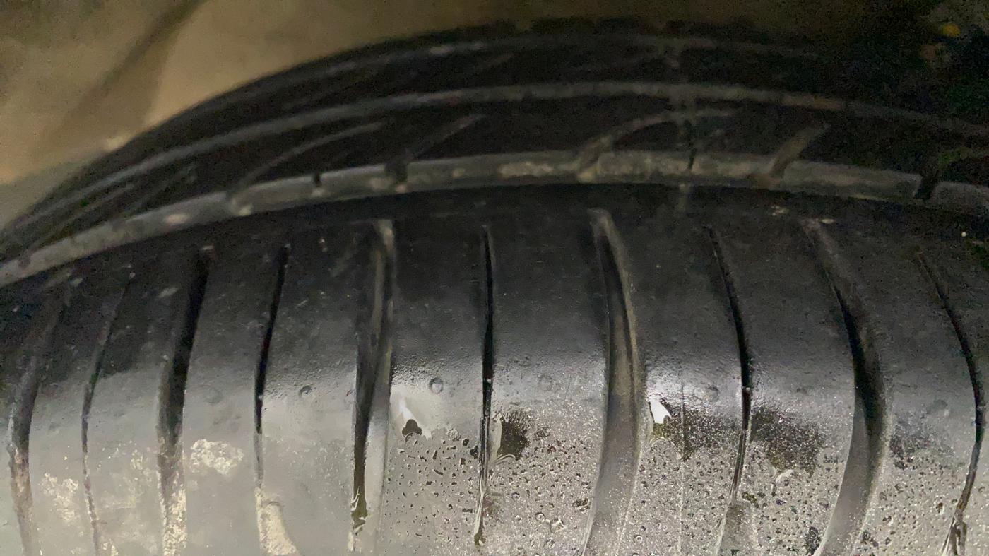 2018 Maruti Ciaz DELTA 1.5 SHVS MT PETROL, Petrol, Manual, 95,908 km, Right Front Tyre Tread