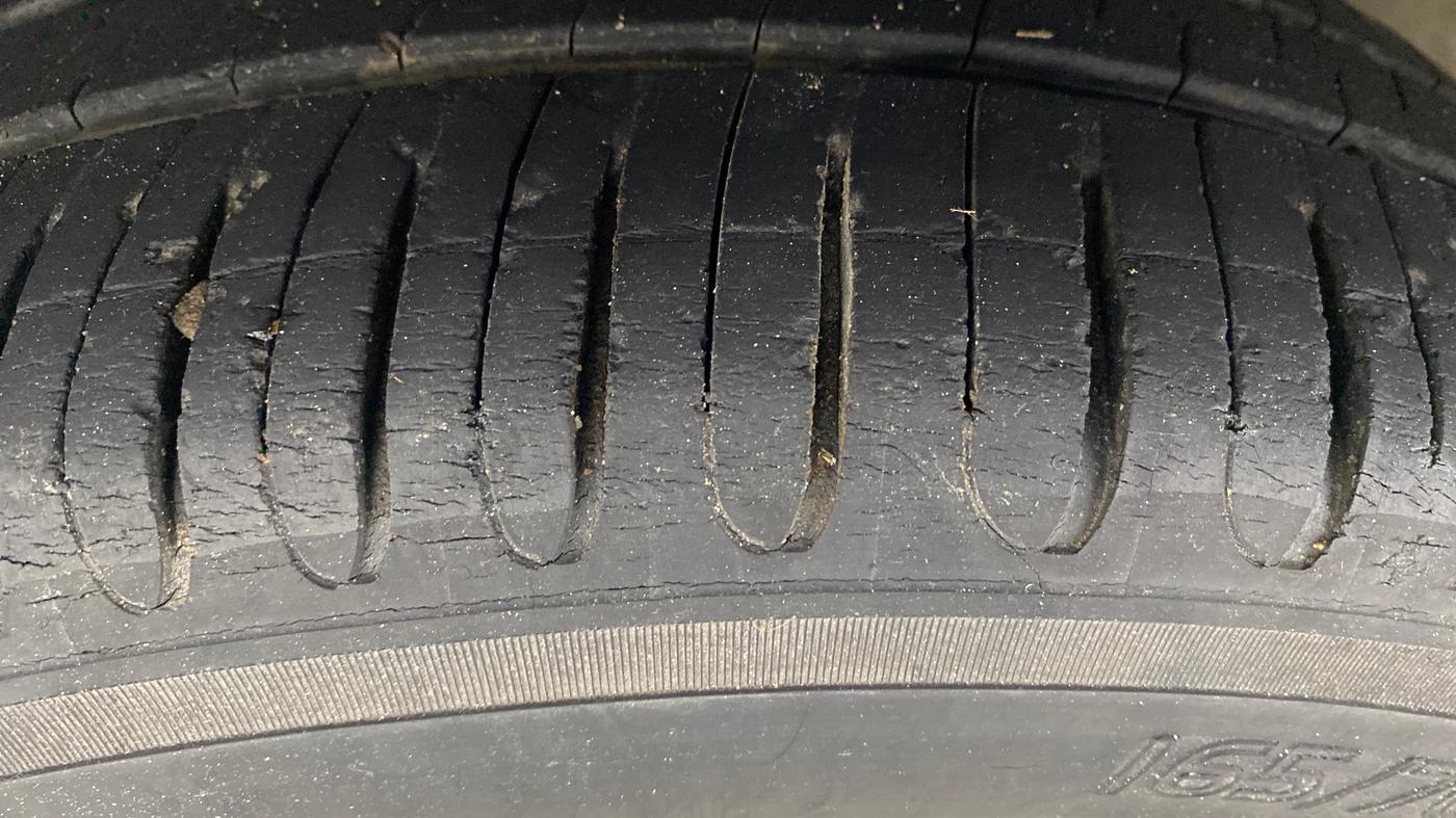 2014 Maruti Celerio VXI, Petrol, Manual, 66,421 km, Left Front Tyre Tread