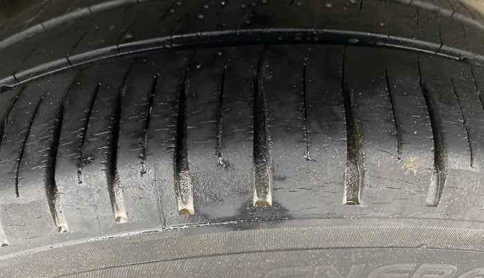 2014 Maruti Celerio VXI, Petrol, Manual, 66,466 km, Right Rear Tyre Tread