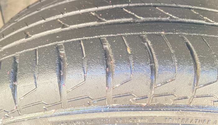 2020 KIA SELTOS HTX 1.5 PETROL, Petrol, Manual, 1,05,591 km, Right Front Tyre Tread