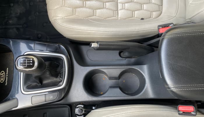 2020 KIA SELTOS HTX 1.5 PETROL, Petrol, Manual, 1,05,591 km, Gear Lever