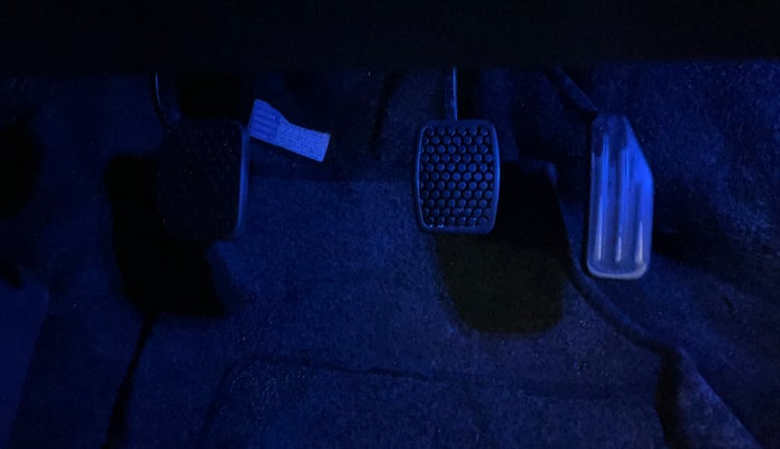 2015 Maruti Alto 800 LXI, Petrol, Manual, 18,842 km, Pedals