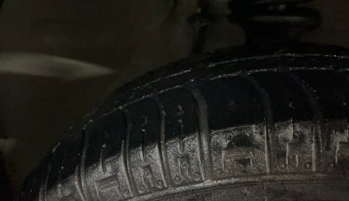 2015 Maruti Alto 800 LXI, Petrol, Manual, 18,842 km, Right Front Tyre Tread