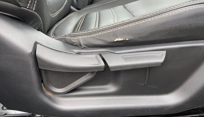 2022 KIA SELTOS HTK PLUS 1.5 IMT, Petrol, Manual, 44,052 km, Driver Side Adjustment Panel