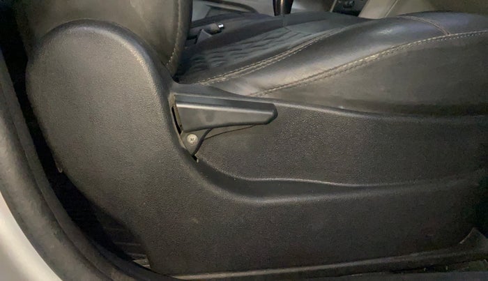 2018 Tata Tiago XM PETROL, Petrol, Manual, 64,338 km, Driver Side Adjustment Panel
