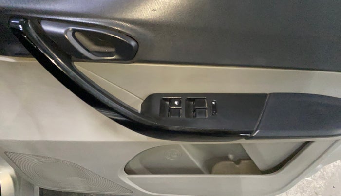 2018 Tata Tiago XM PETROL, Petrol, Manual, 64,338 km, Driver Side Door Panels Control