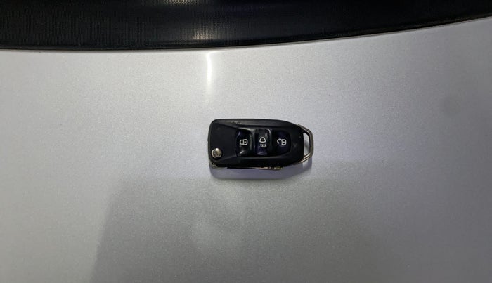 2018 Tata Tiago XM PETROL, Petrol, Manual, 64,338 km, Key Close Up