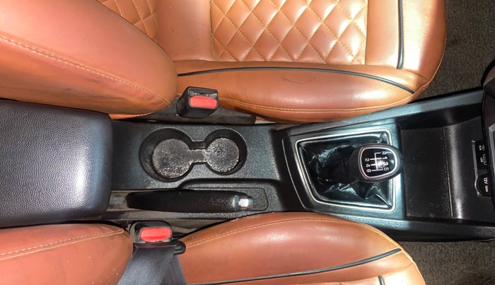 2016 Hyundai Elite i20 ASTA 1.4 CRDI, Diesel, Manual, 85,511 km, Gear Lever