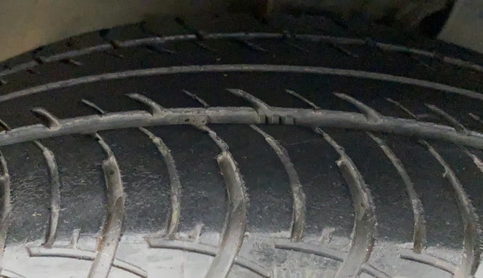 2019 Maruti New Wagon-R VXI (O) 1.0 AMT , Petrol, Automatic, 36,634 km, Right Front Tyre Tread