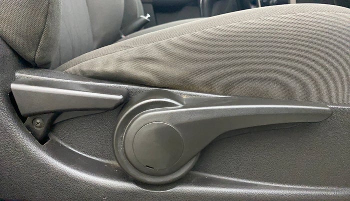 2015 Tata Bolt XMS REVOTRON, Petrol, Manual, 19,717 km, Driver Side Adjustment Panel