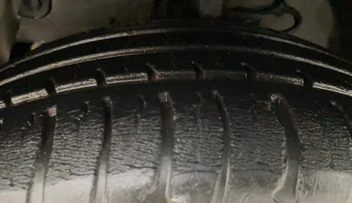 2015 Tata Bolt XMS REVOTRON, Petrol, Manual, 19,717 km, Left Front Tyre Tread