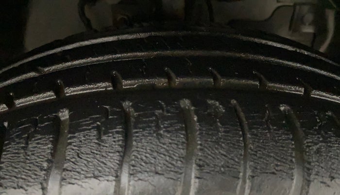 2015 Tata Bolt XMS REVOTRON, Petrol, Manual, 19,717 km, Right Front Tyre Tread