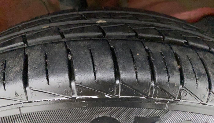 2021 Maruti S PRESSO LXI CNG, CNG, Manual, 15,286 km, Left Front Tyre Tread