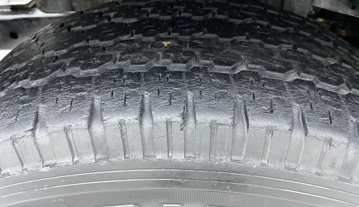 2014 Mahindra Thar CRDE 4X4 BS IV, Diesel, Manual, 68,629 km, Left Front Tyre Tread