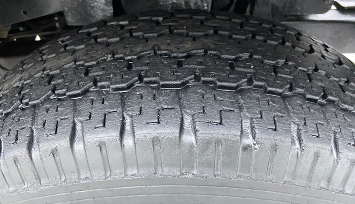 2014 Mahindra Thar CRDE 4X4 BS IV, Diesel, Manual, 68,629 km, Right Front Tyre Tread