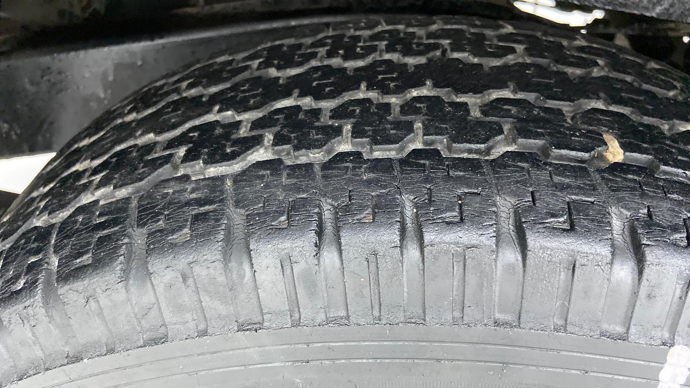 2014 Mahindra Thar CRDE 4X4 BS IV, Diesel, Manual, 68,629 km, Right Rear Tyre Tread