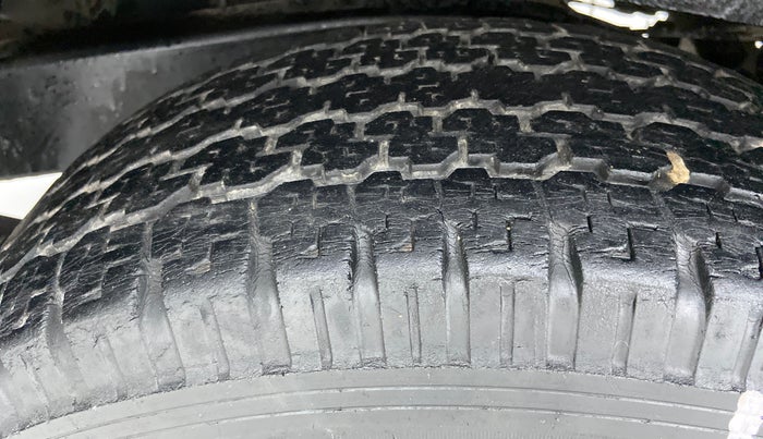 2014 Mahindra Thar CRDE 4X4 BS IV, Diesel, Manual, 68,629 km, Right Rear Tyre Tread