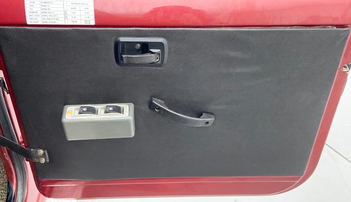 2014 Mahindra Thar CRDE 4X4 BS IV, Diesel, Manual, 68,629 km, Driver Side Door Panels Control