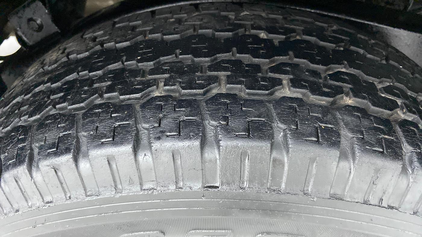 2014 Mahindra Thar CRDE 4X4 BS IV, Diesel, Manual, 68,629 km, Left Rear Tyre Tread