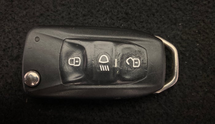 2020 Tata NEXON XM SUNROOF DIESEL, Diesel, Manual, 83,171 km, Key Close Up